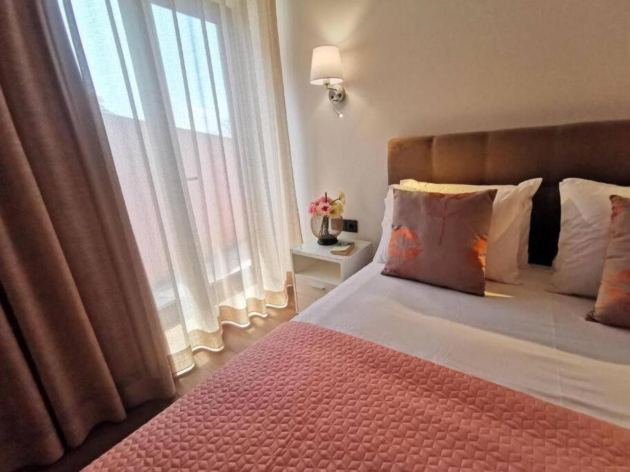 Chale Esmeralda - Charming Studios In Calheta Beach Exterior photo