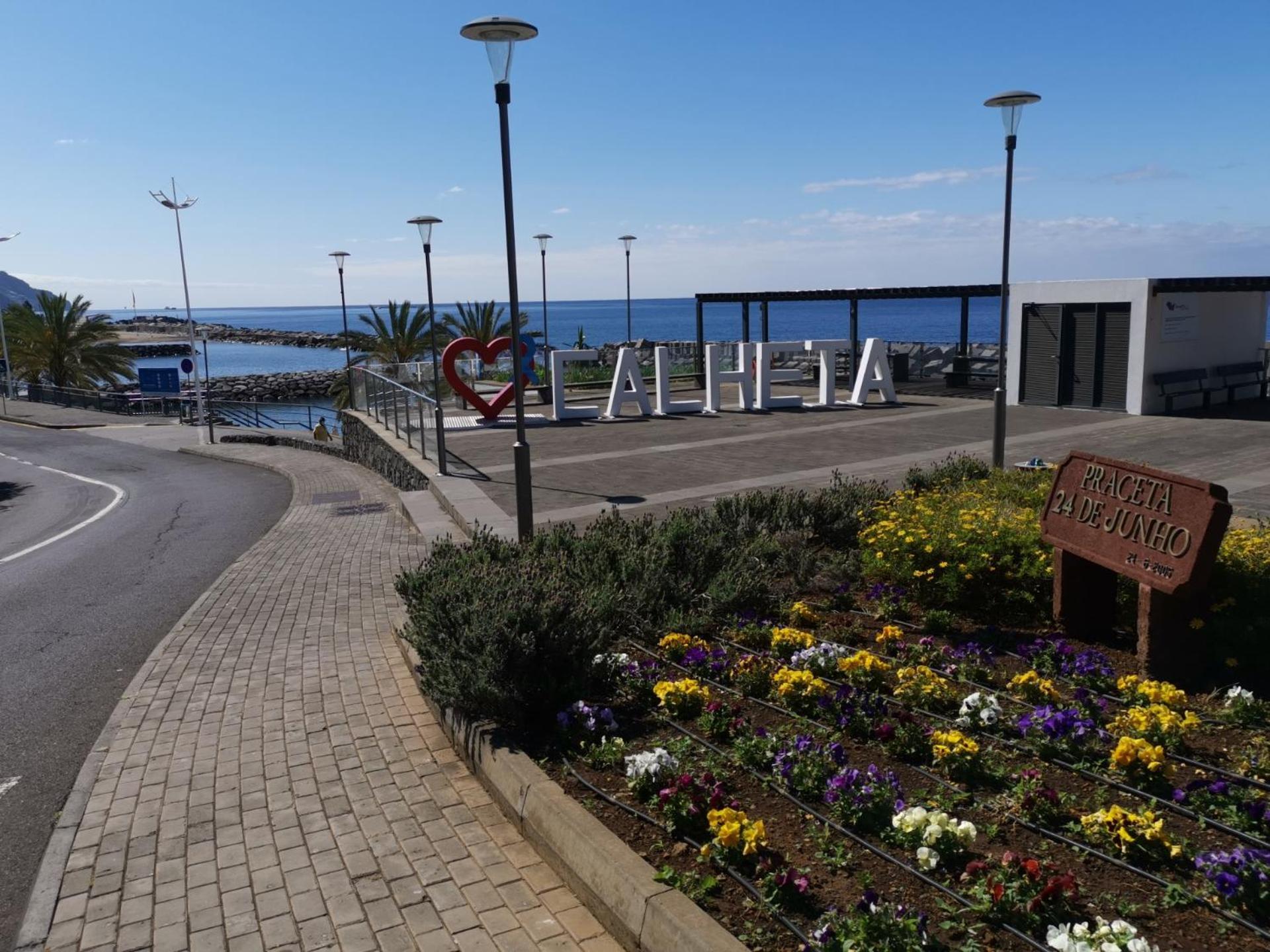 Chale Esmeralda - Charming Studios In Calheta Beach Exterior photo