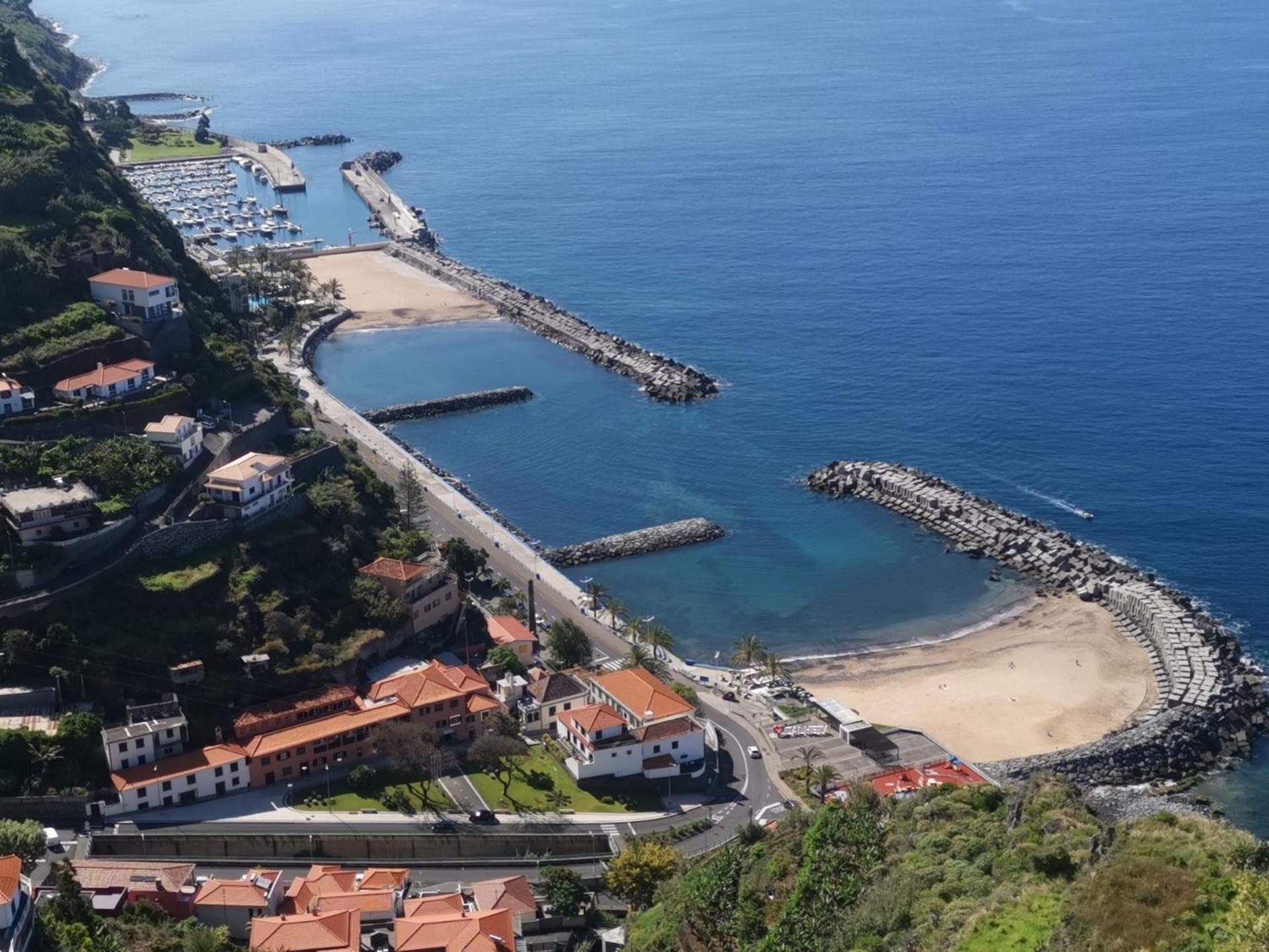 Chale Esmeralda - Charming Studios In Calheta Beach Exterior photo