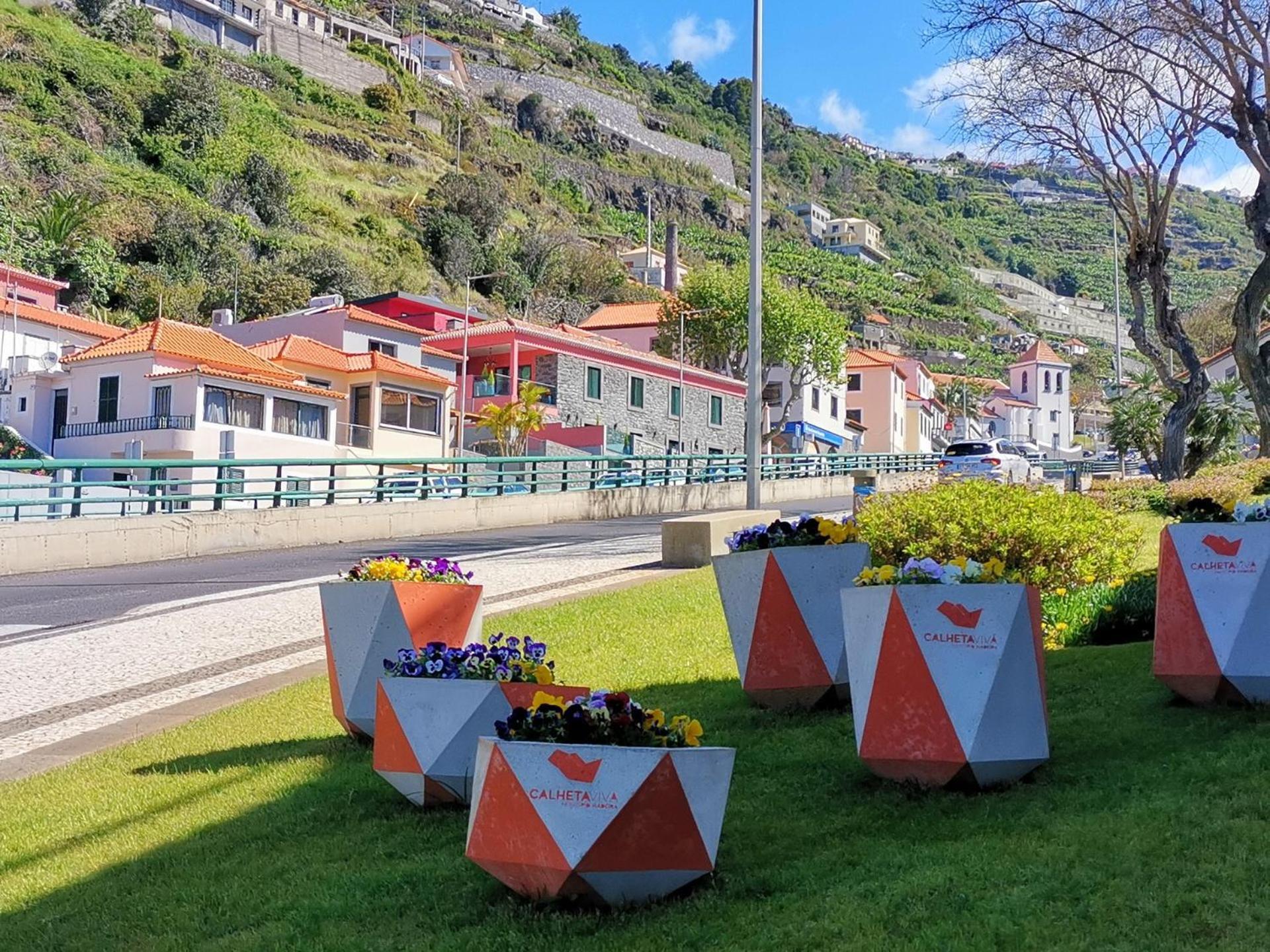 Chale Esmeralda - Charming Studios In Calheta Beach Exterior photo